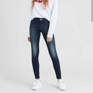 Levi’s 710 Super Skinny Jeans